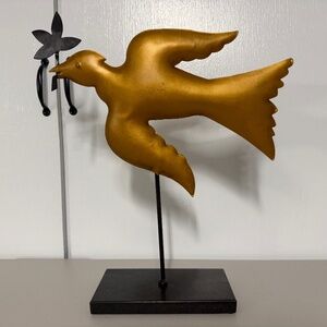 Dove of Peace decorative sculpture on pedestal base